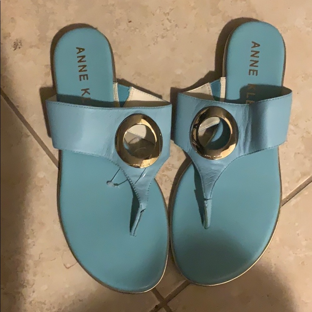 Anne Klein Flip flops